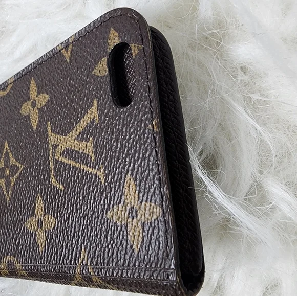 Monogram Canvas IPhone  AccessoryProduct - Picture 9 of 12